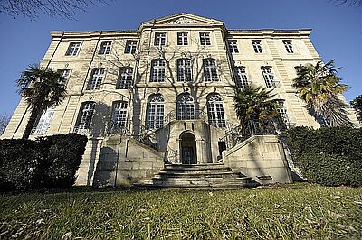 Façade du Musée d'Art contemporain du Château d'Assas 