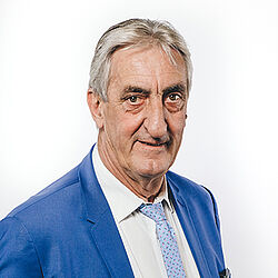 Portait de Denis BOUAD